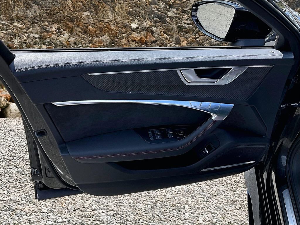 Used 2021 Audi RS 6 AWD/4WD image 20