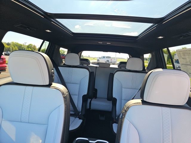 New 2026 Chevrolet Traverse High Country w/ LPO, Floor Liner Package image 29