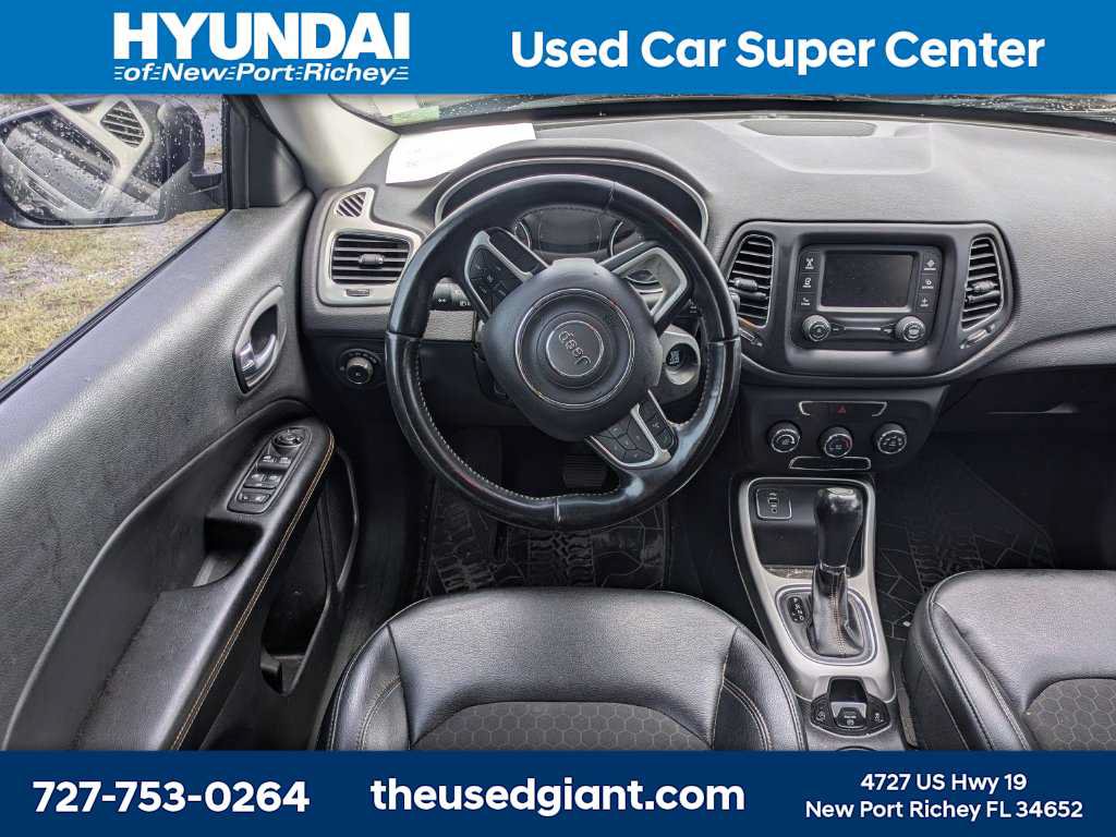 Used 2018 Jeep Compass Latitude FWD image 12