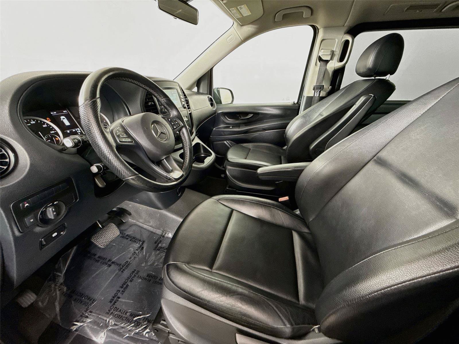 Used 2022 Mercedes-Benz Metris Passenger image 11