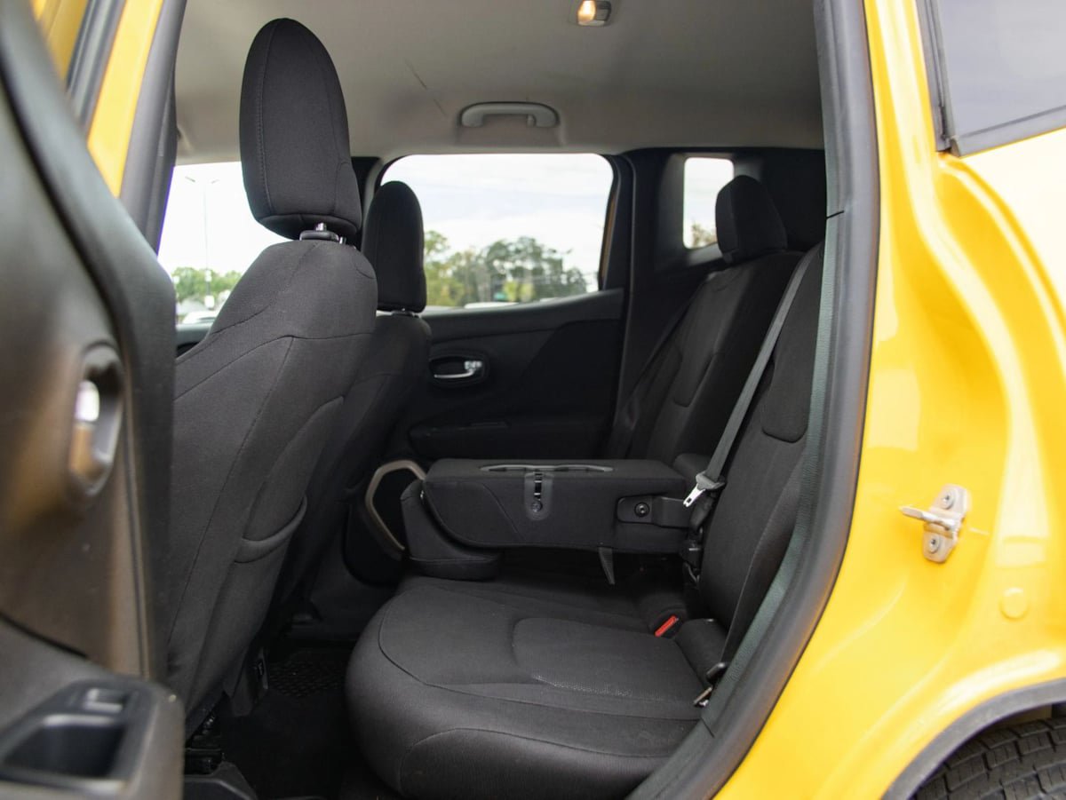 Used 2016 Jeep Renegade Latitude w/ Popular Equipment Group AWD/4WD image 20