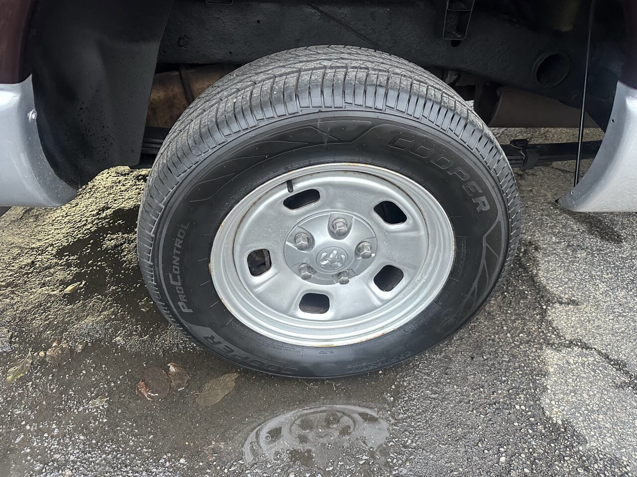 Used 2004 Dodge Ram 1500 Truck ST w/ ST Value Group image 28