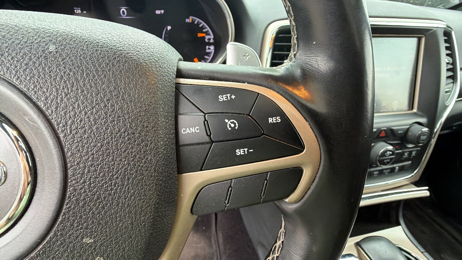 Used 2017 Jeep Grand Cherokee Limited w/ Luxury Group II RWD image 29
