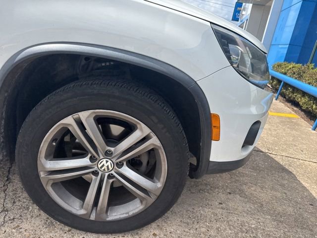Used 2017 Volkswagen Tiguan Sport image 16
