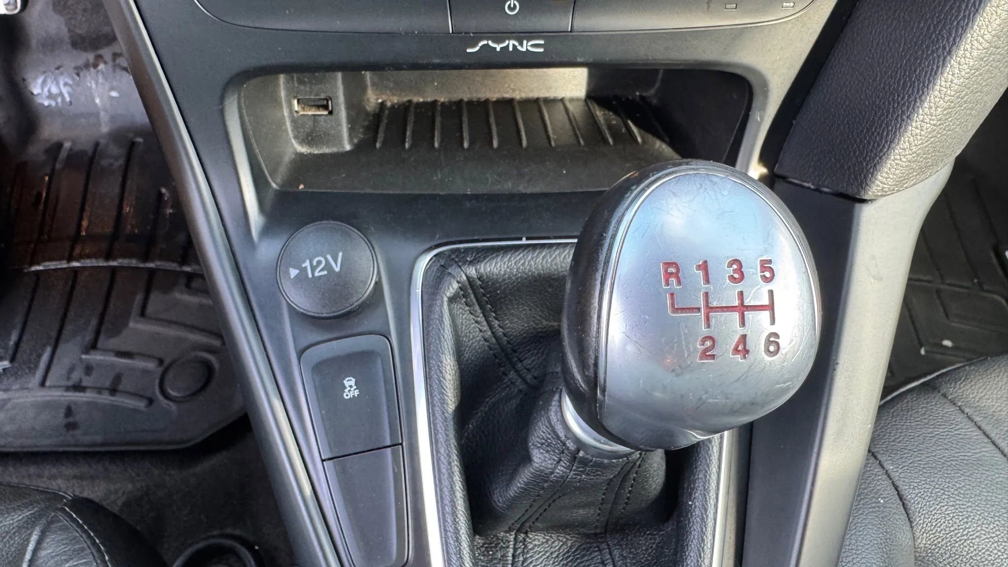 Used 2018 Ford Focus ST image 26