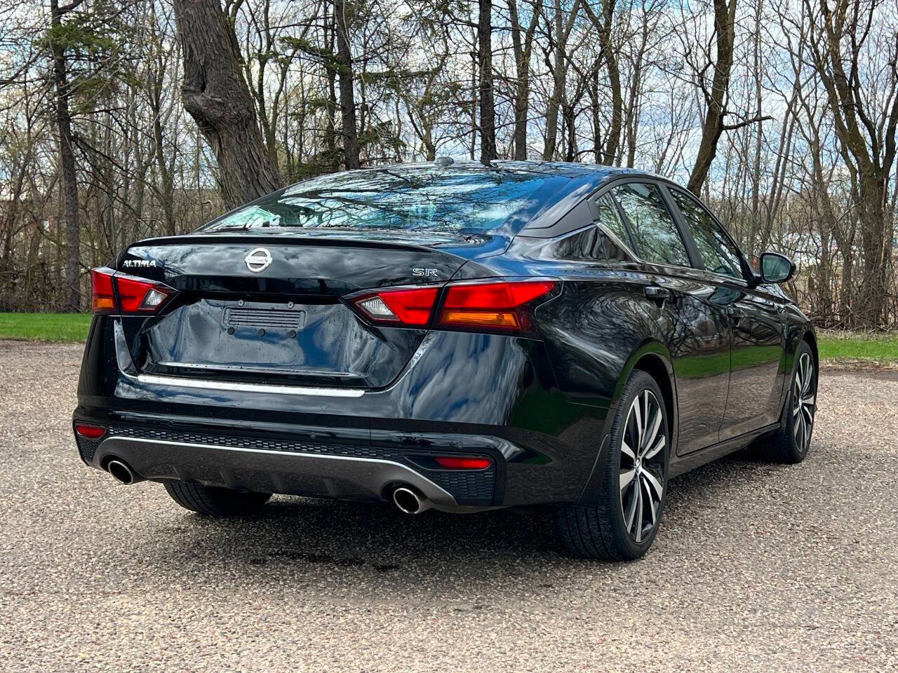 Used 2020 Nissan Altima 2.5 SR w/ Premium Package image 3