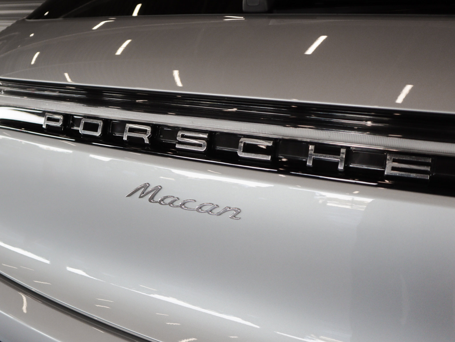 Used 2025 Porsche Macan image 29