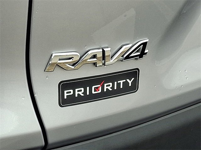 Used 2021 Toyota RAV4 LE image 31