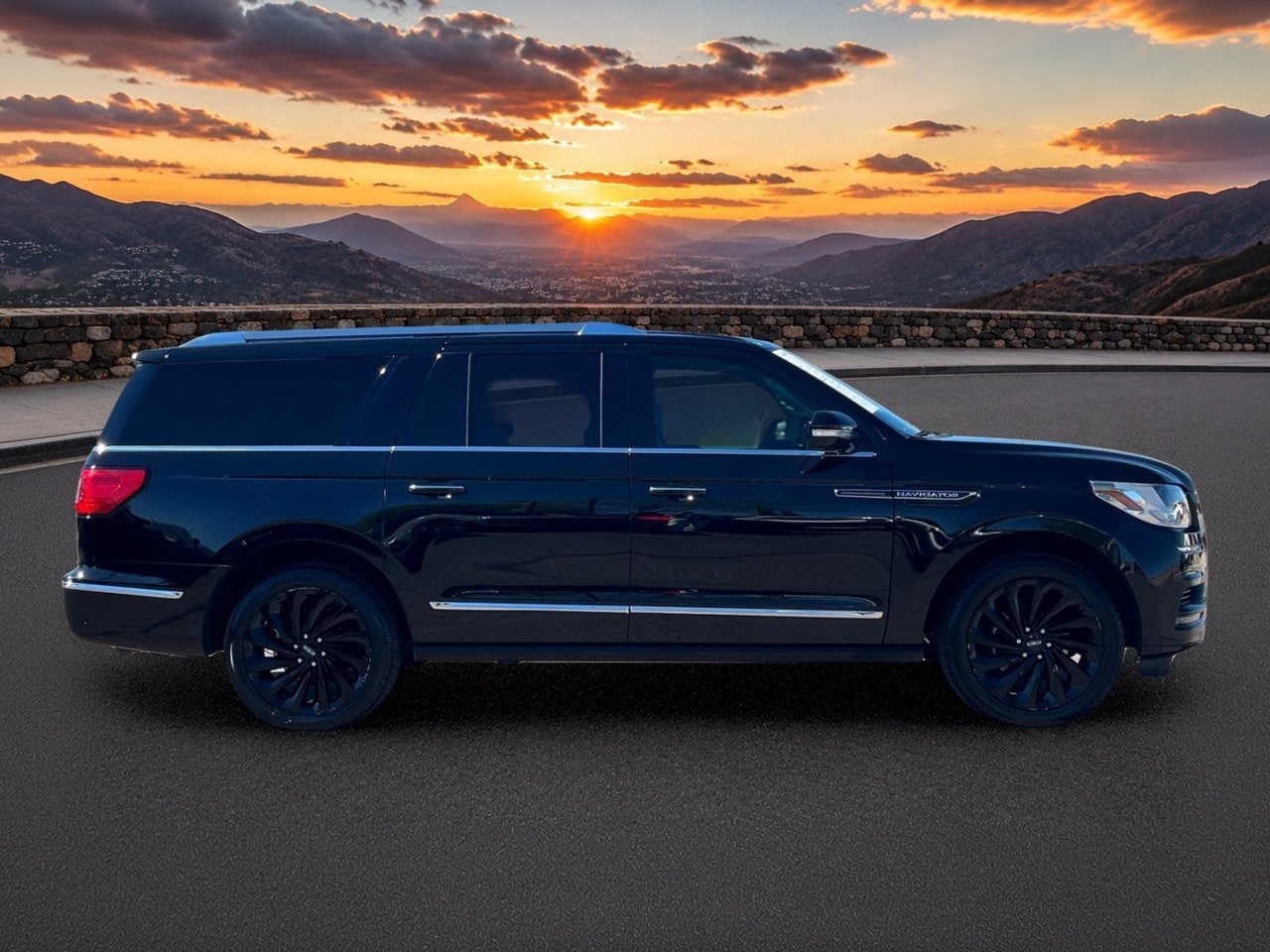 Used 2021 Lincoln Navigator L Reserve AWD/4WD image 6