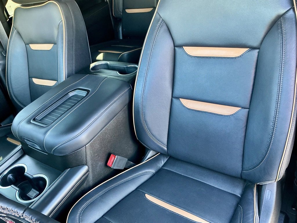 Used 2023 GMC Yukon XL AT4 image 36