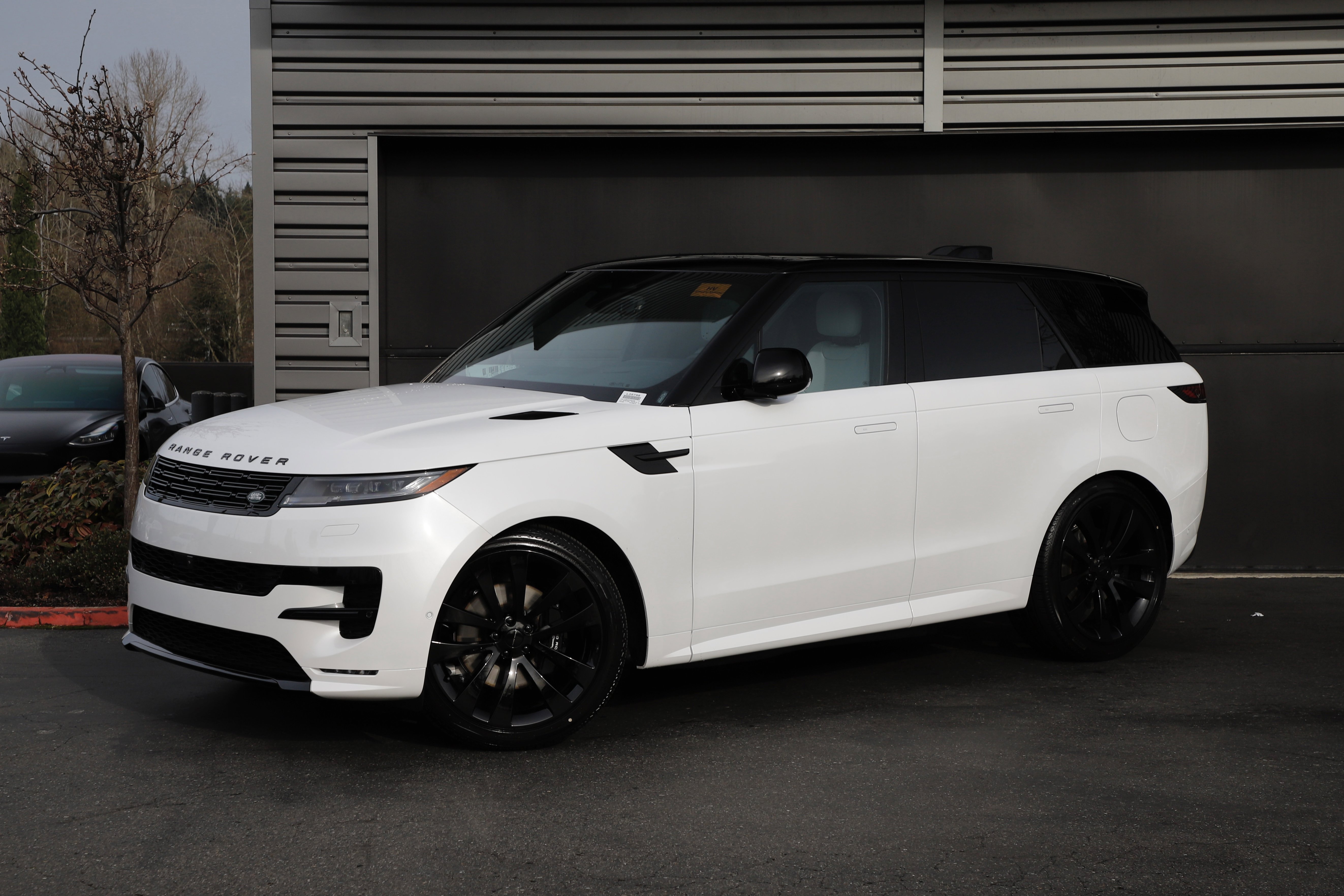 New 2026 Land Rover Range Rover Sport Dynamic SE AWD/4WD image 1