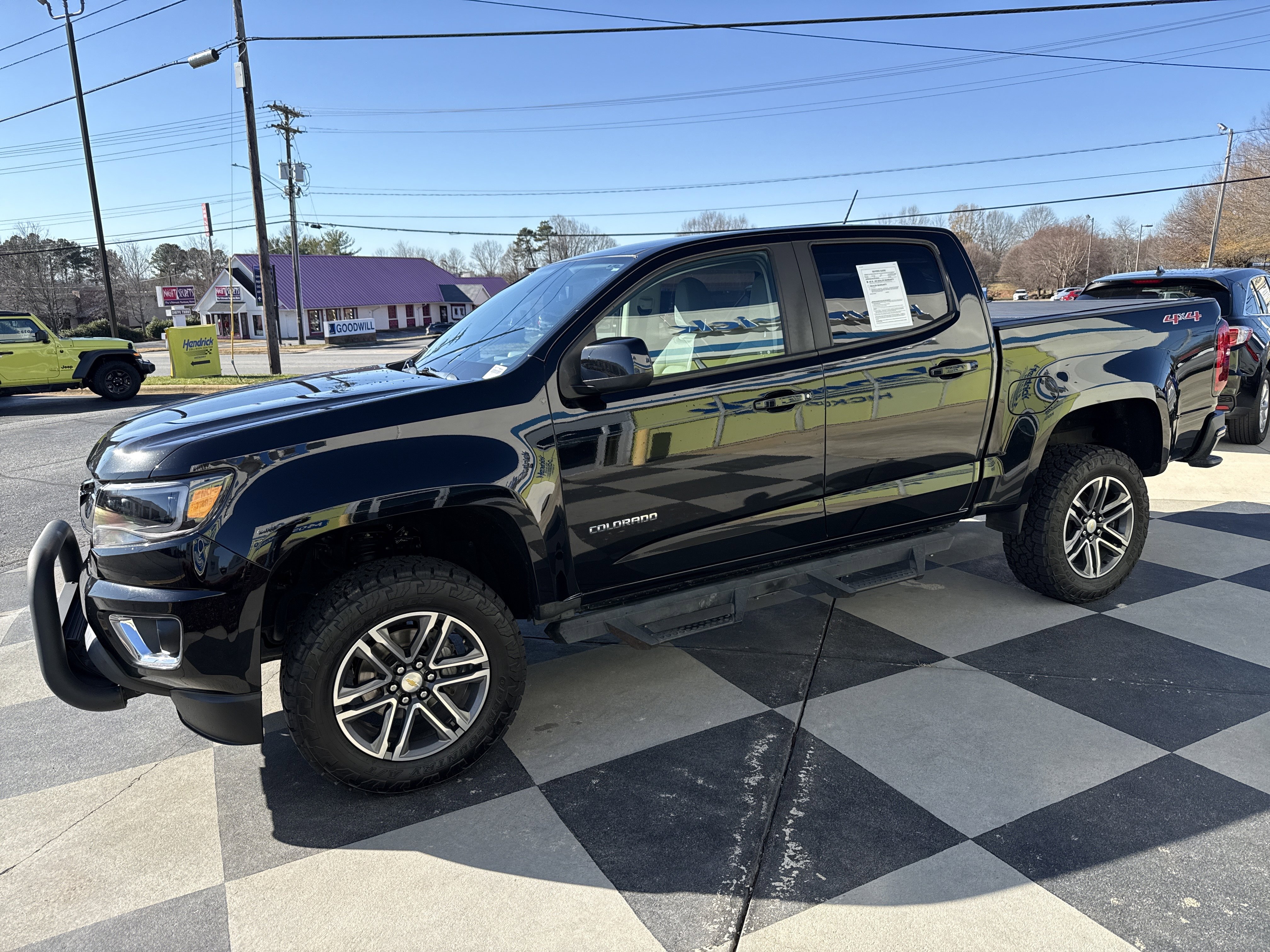 Used 2019 Chevrolet Colorado W/T w/ Custom Special Edition image 5