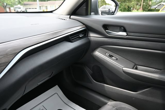 Used 2025 Nissan Altima 2.5 SV FWD image 27