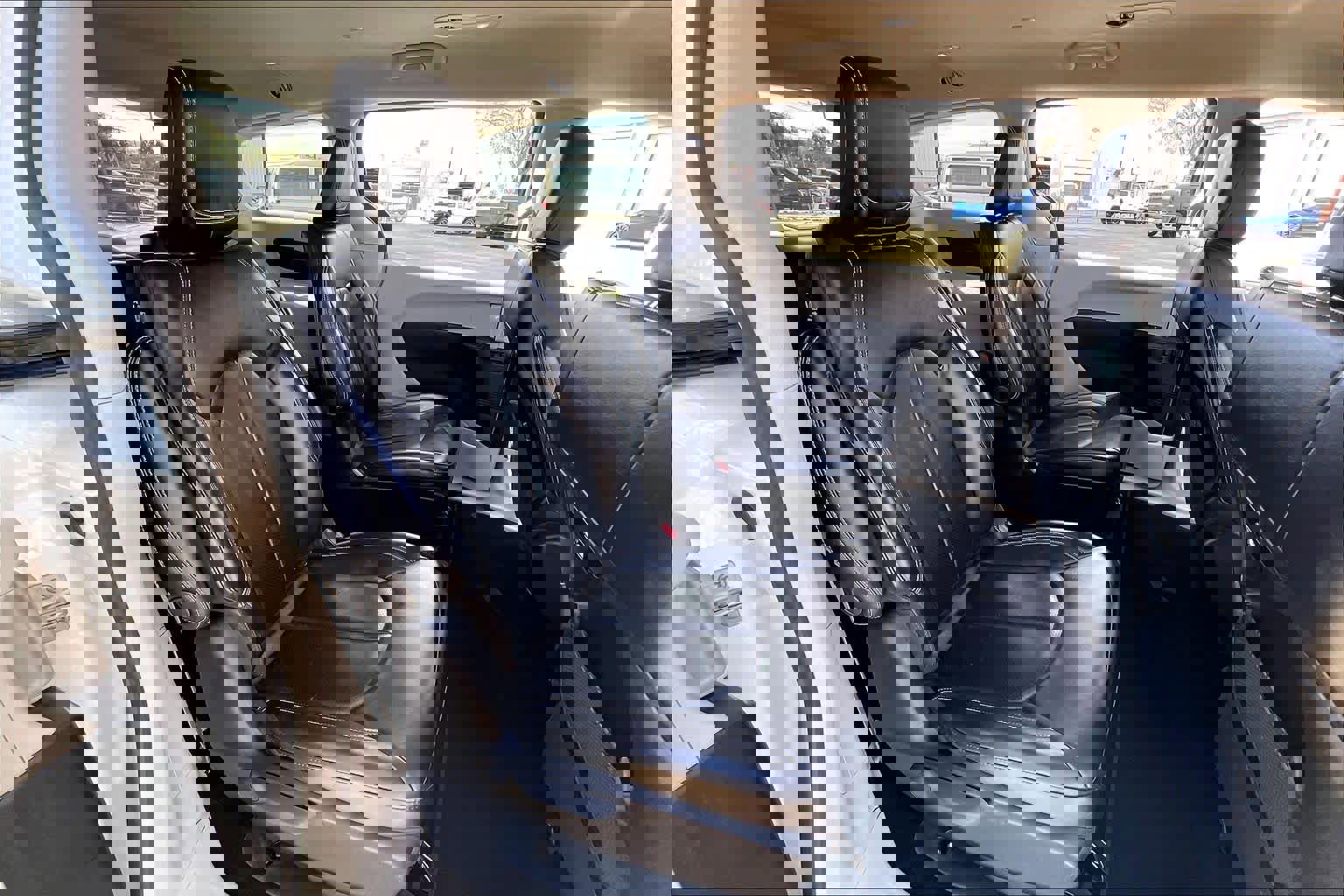 Used 2023 Chrysler Pacifica Touring-L image 18