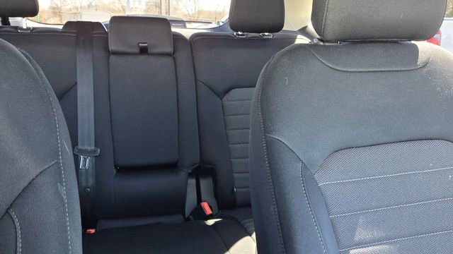 Used 2018 Ford Edge SE image 24