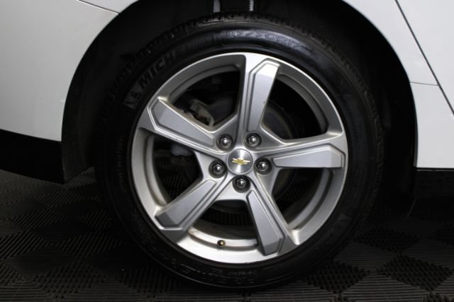 Used 2016 Chevrolet Volt LT w/ Comfort Package FWD image 5