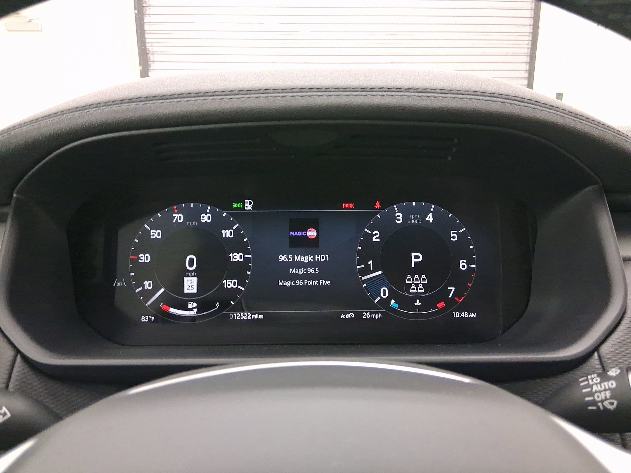 Used 2025 Land Rover Discovery Dynamic SE image 16