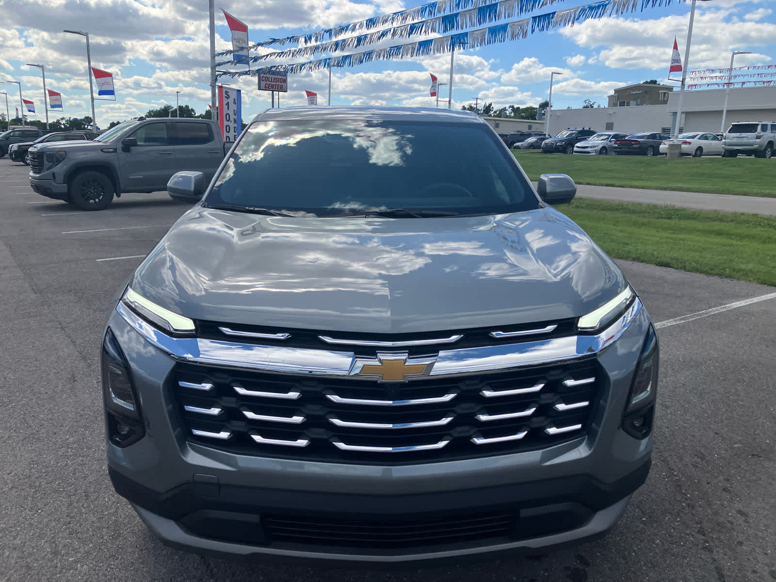 New 2026 Chevrolet Equinox LT w/ Safety and Technology Package AWD/4WD image 2