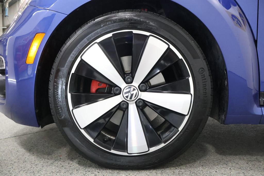 Used 2014 Volkswagen Beetle R-Line FWD image 5
