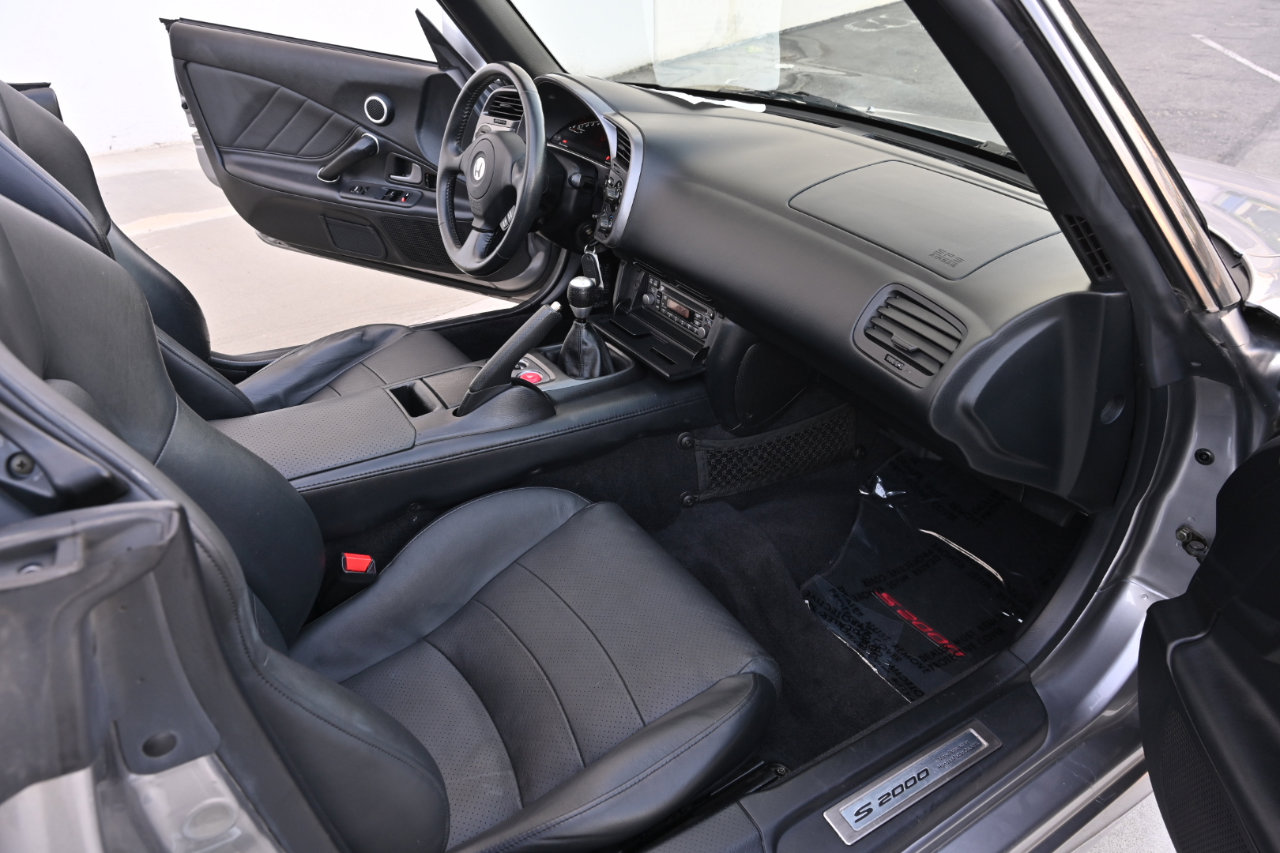 Used 2003 Honda S2000 image 19