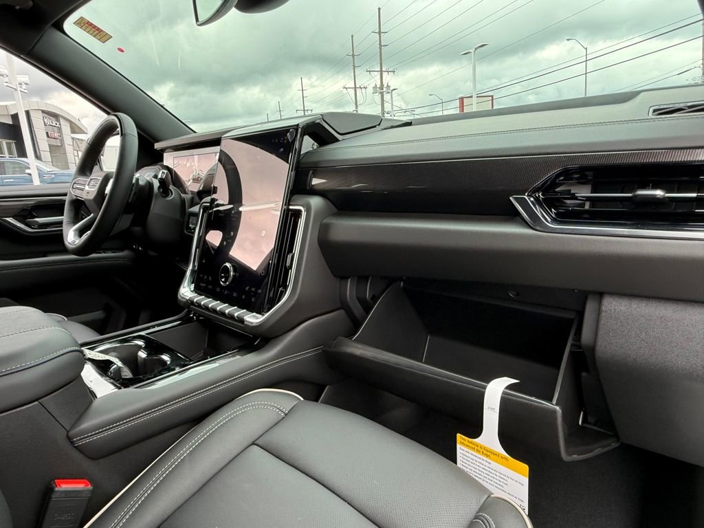 New 2026 GMC Yukon XL Elevation image 16