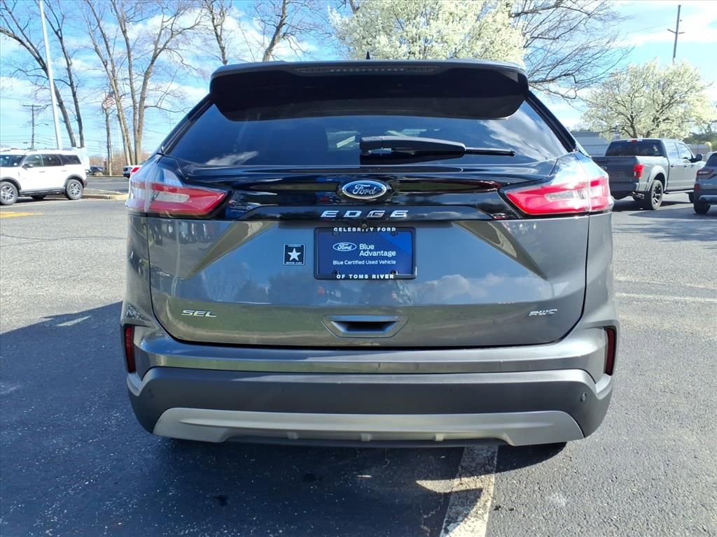 Used 2022 Ford Edge SEL w/ Convenience Package image 3