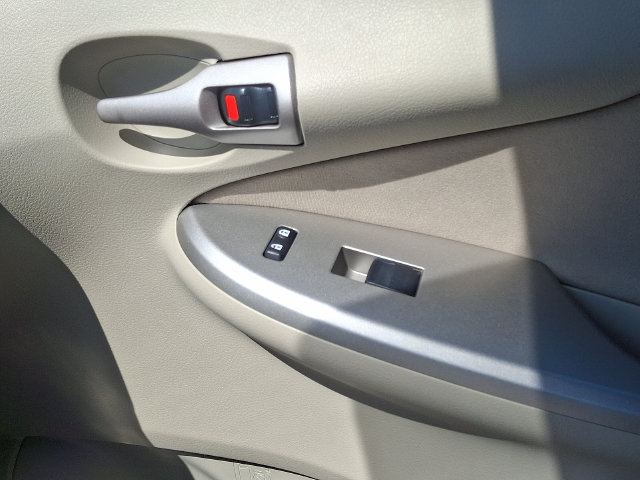 Used 2011 Toyota Corolla LE FWD image 23