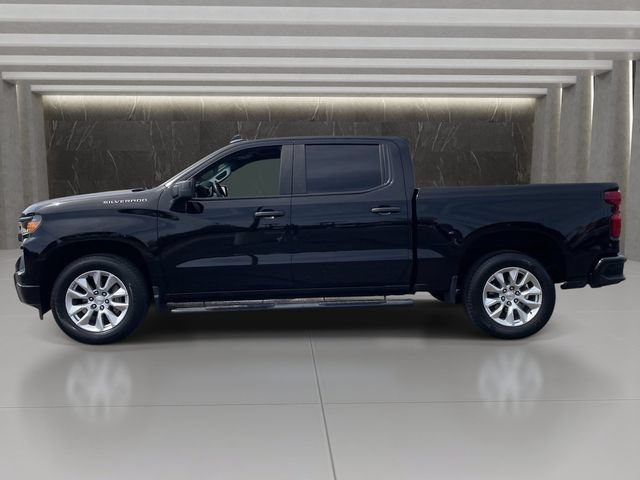 Used 2023 Chevrolet Silverado 1500 Custom RWD image 2