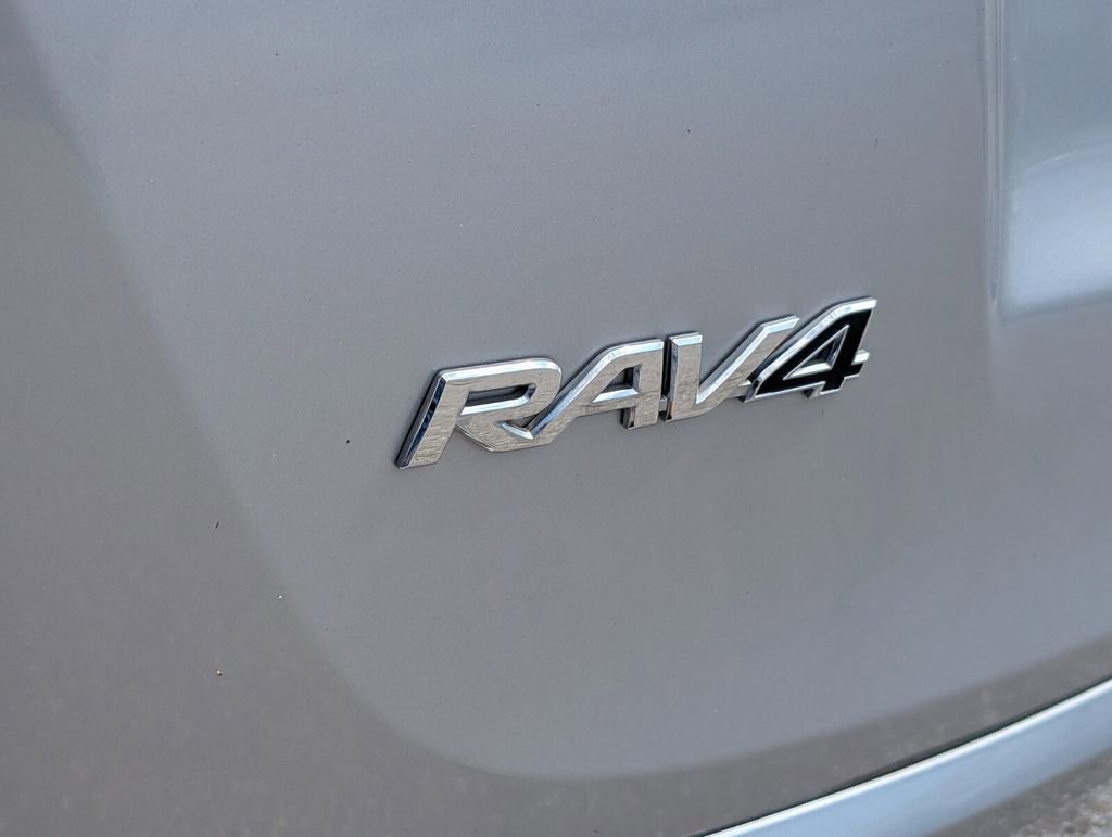 Used 2017 Toyota RAV4 XLE w/ Plus Special Value Package FWD image 15