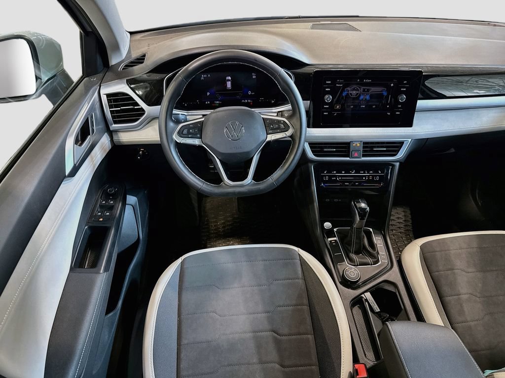 Certified 2025 Volkswagen Taos SE AWD/4WD image 24