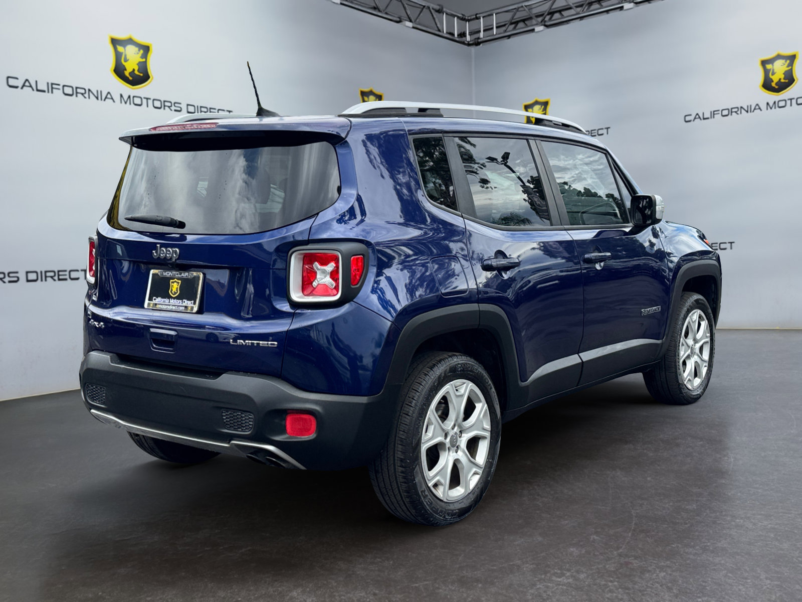 Used 2018 Jeep Renegade Limited AWD/4WD image 5