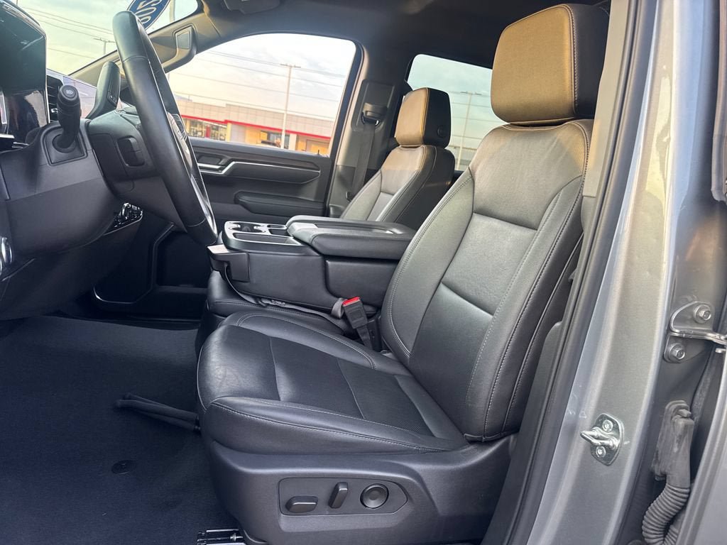 Used 2025 GMC Sierra 1500 SLT AWD/4WD image 16