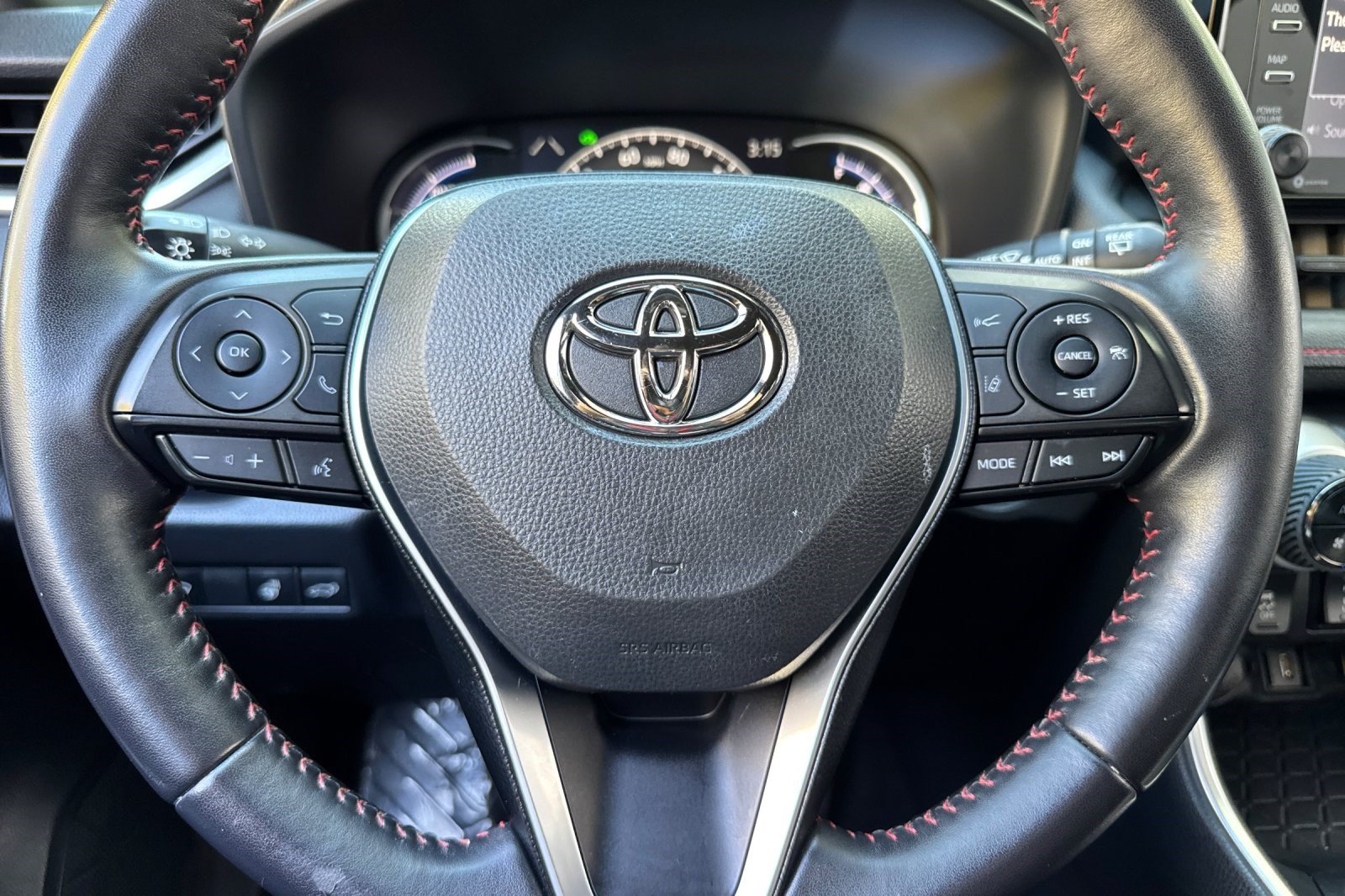 Used 2022 Toyota RAV4 SE w/ Weather & Moonroof Package AWD/4WD image 11