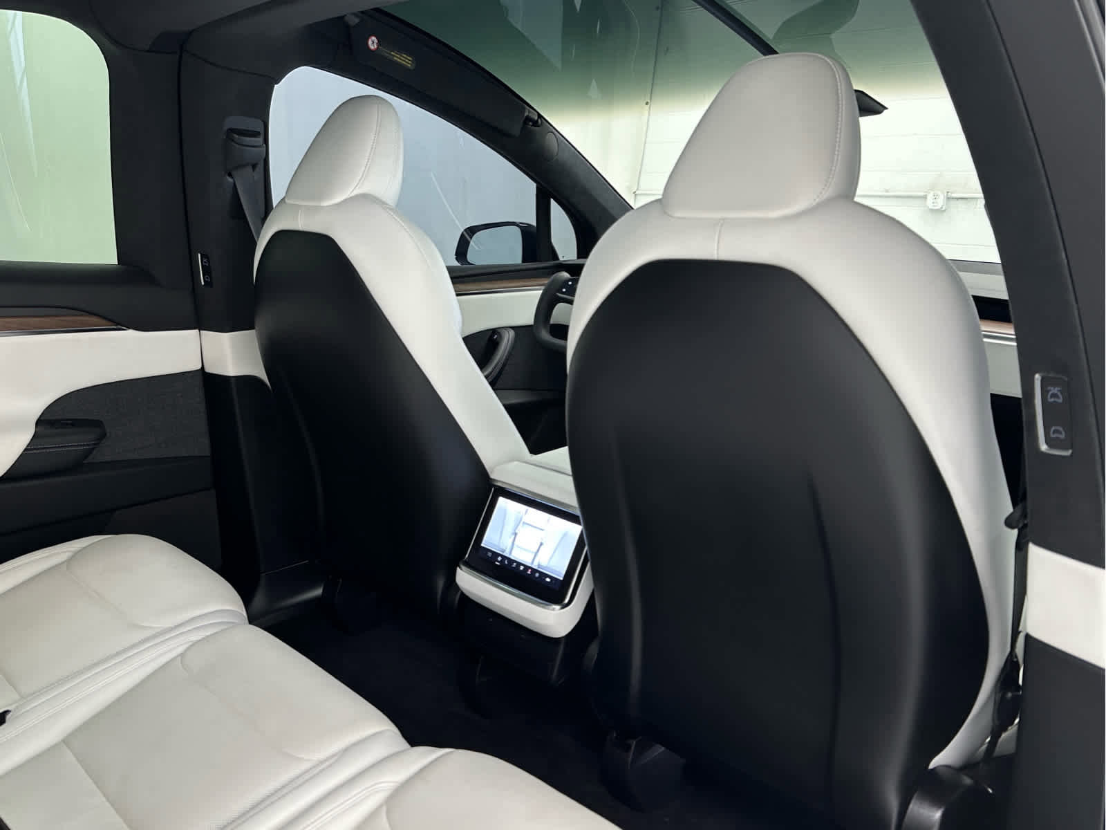 Used 2022 Tesla Model X AWD/4WD image 19