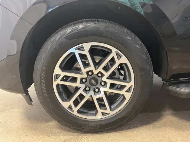Used 2025 Ford Expedition Max Active AWD/4WD image 29