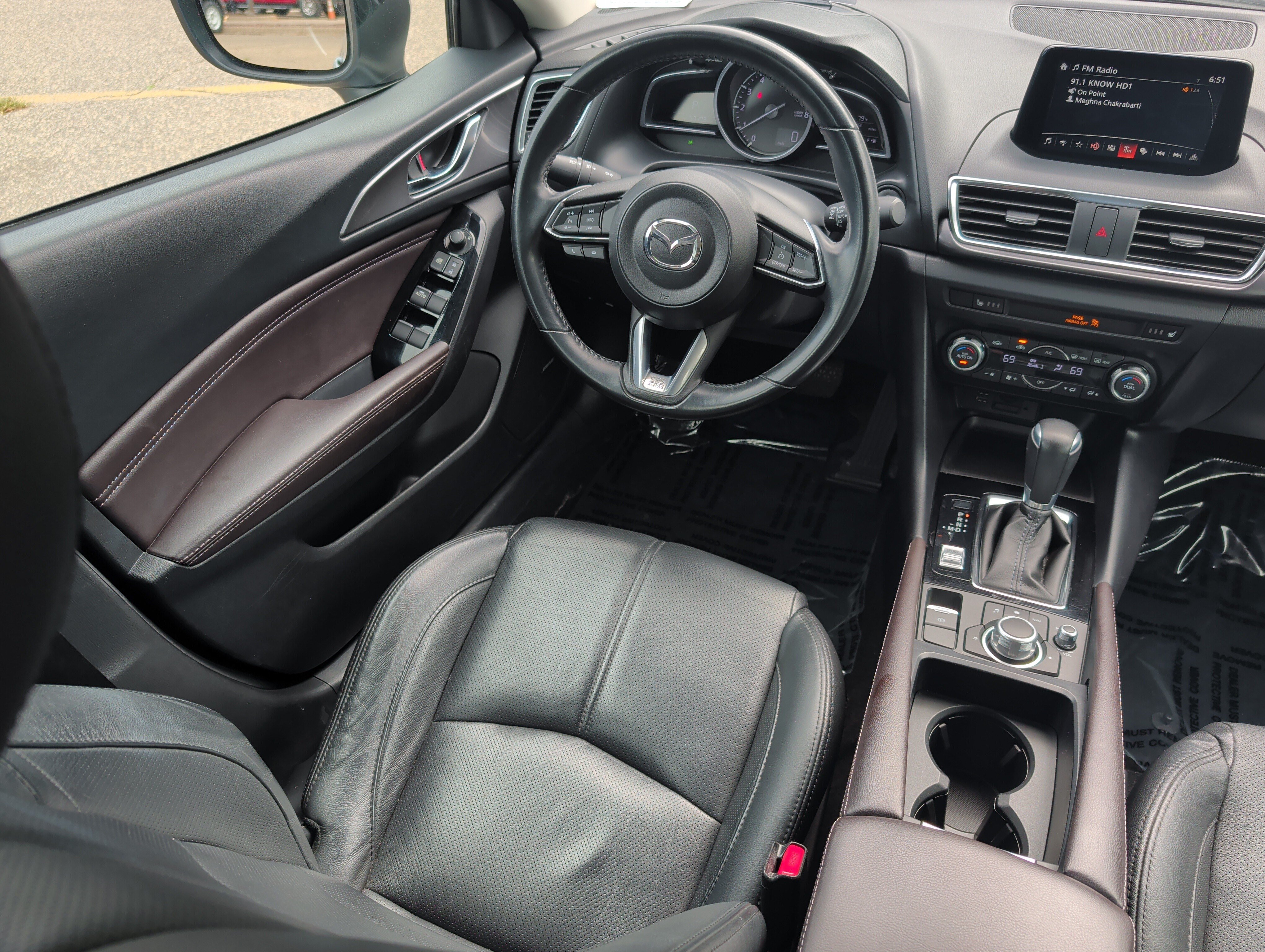 Used 2017 MAZDA MAZDA3 Grand Touring FWD image 9