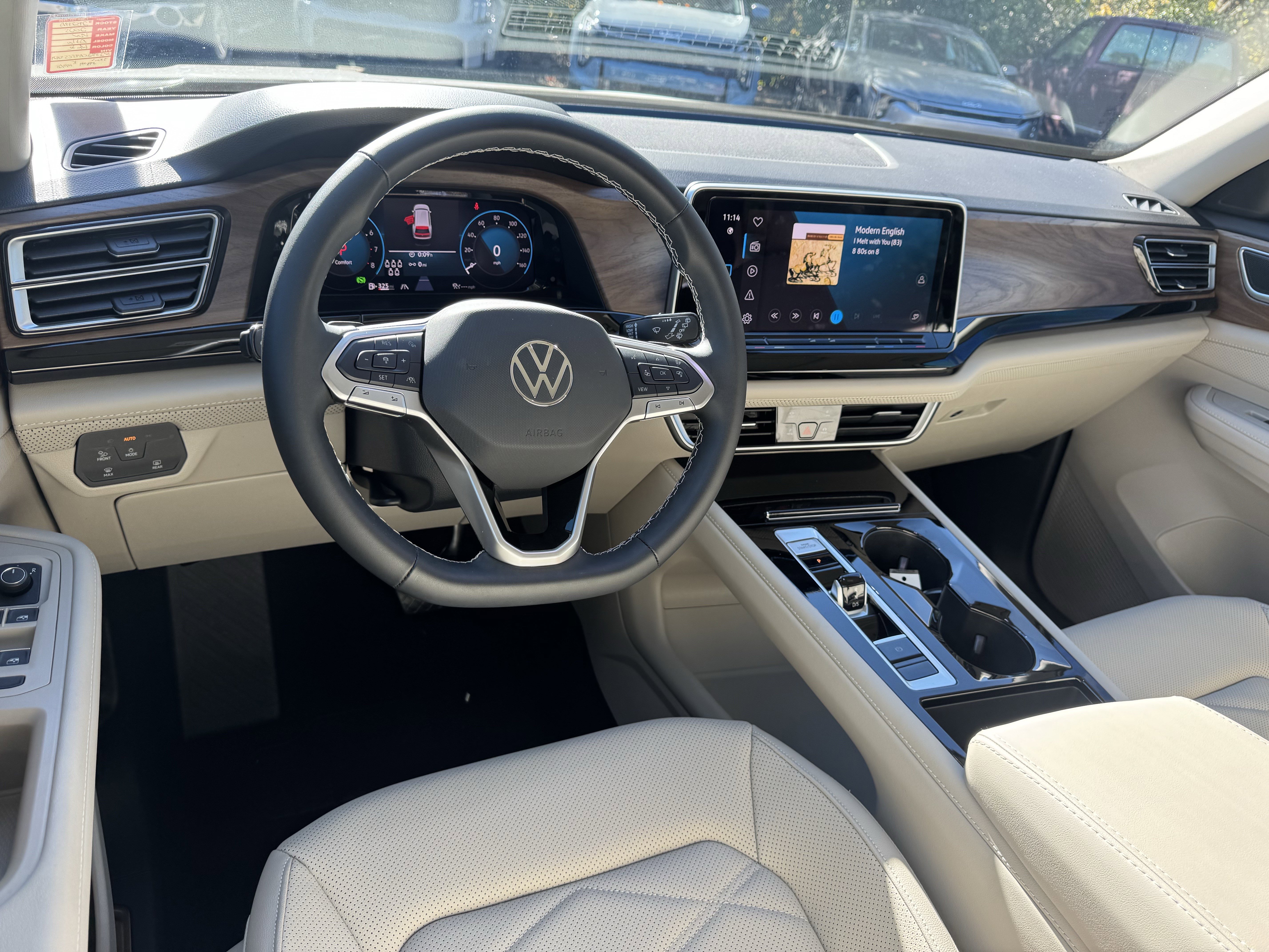 Used 2025 Volkswagen Atlas SE image 22
