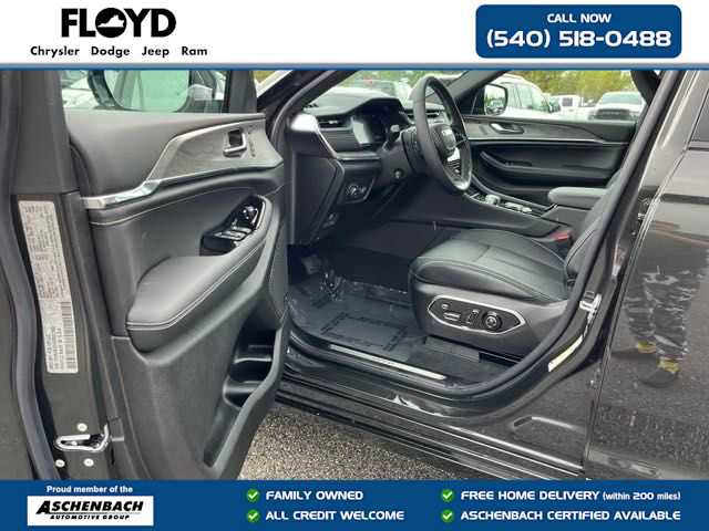 New 2025 Jeep Grand Cherokee L Overland w/ Luxury Tech Group IV image 9