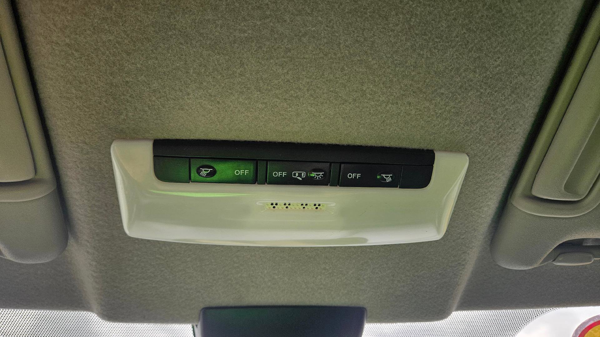Used 2024 Nissan Kicks S image 17