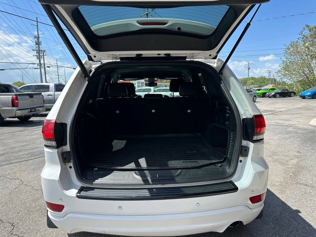 Used 2018 Jeep Grand Cherokee Altitude RWD image 6
