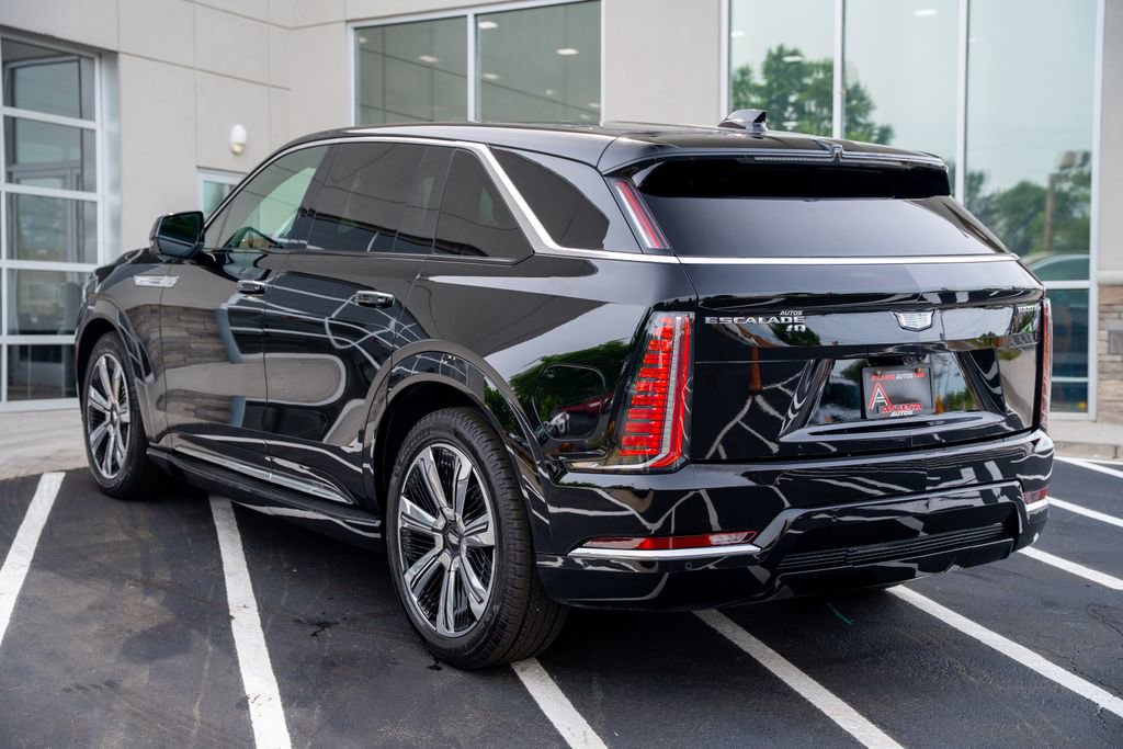 Used 2025 Cadillac Escalade IQ Luxury 2 w/ LPO, Premium Carpet Package AWD/4WD image 18