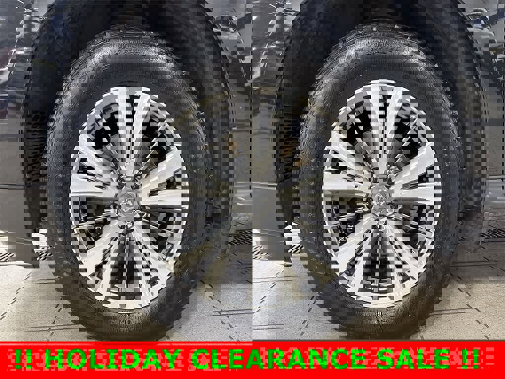 Used 2019 Nissan Pathfinder SV image 10