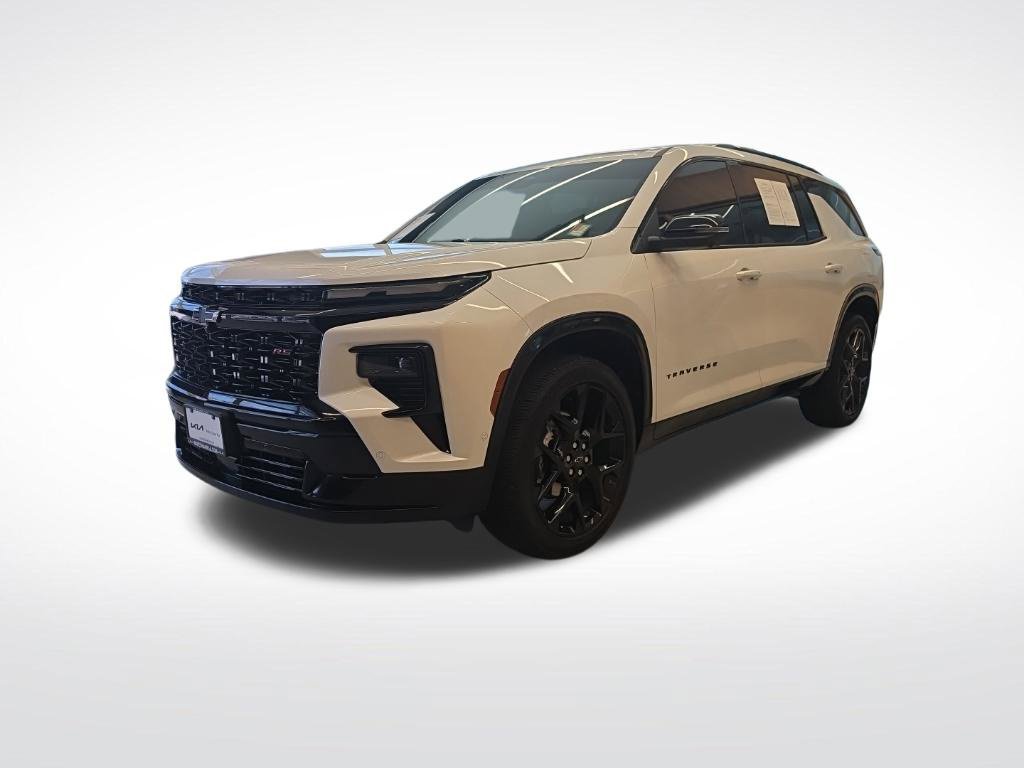 Used 2025 Chevrolet Traverse RS w/ LPO, Floor Liner Package FWD image 7