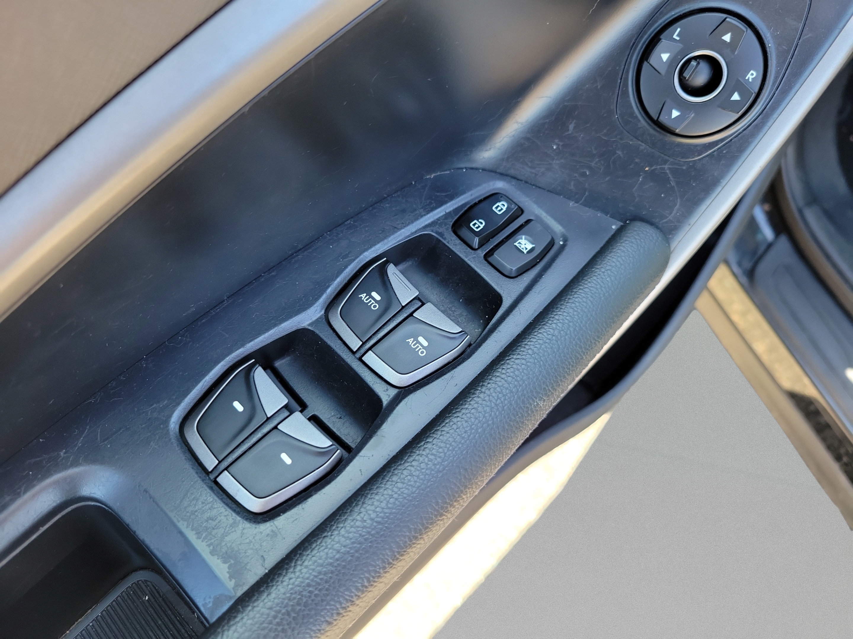 Used 2015 Hyundai Santa Fe Sport FWD image 22