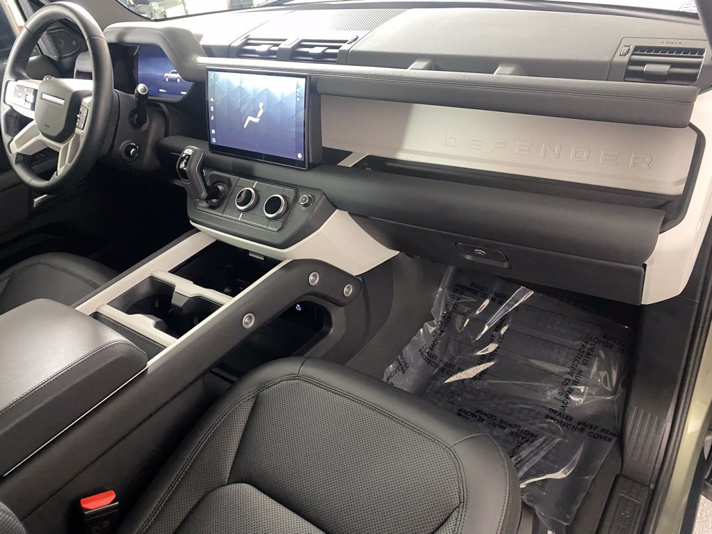 Used 2025 Land Rover Defender 110 S AWD/4WD image 30