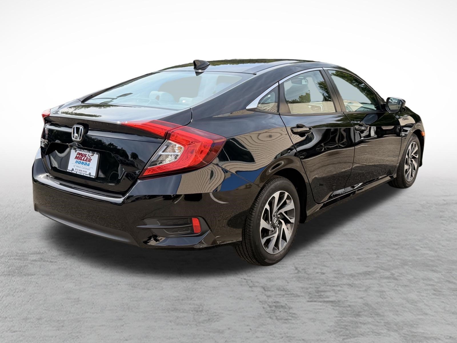 Certified 2018 Honda Civic EX image 6