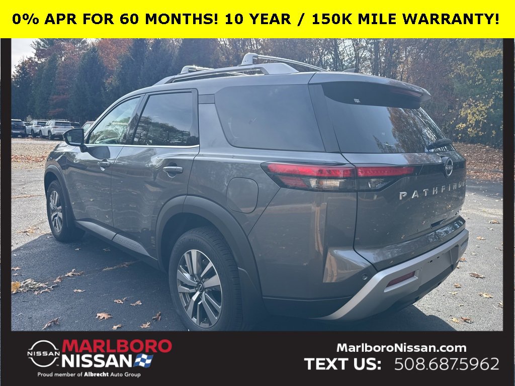 New 2025 Nissan Pathfinder SL image 5