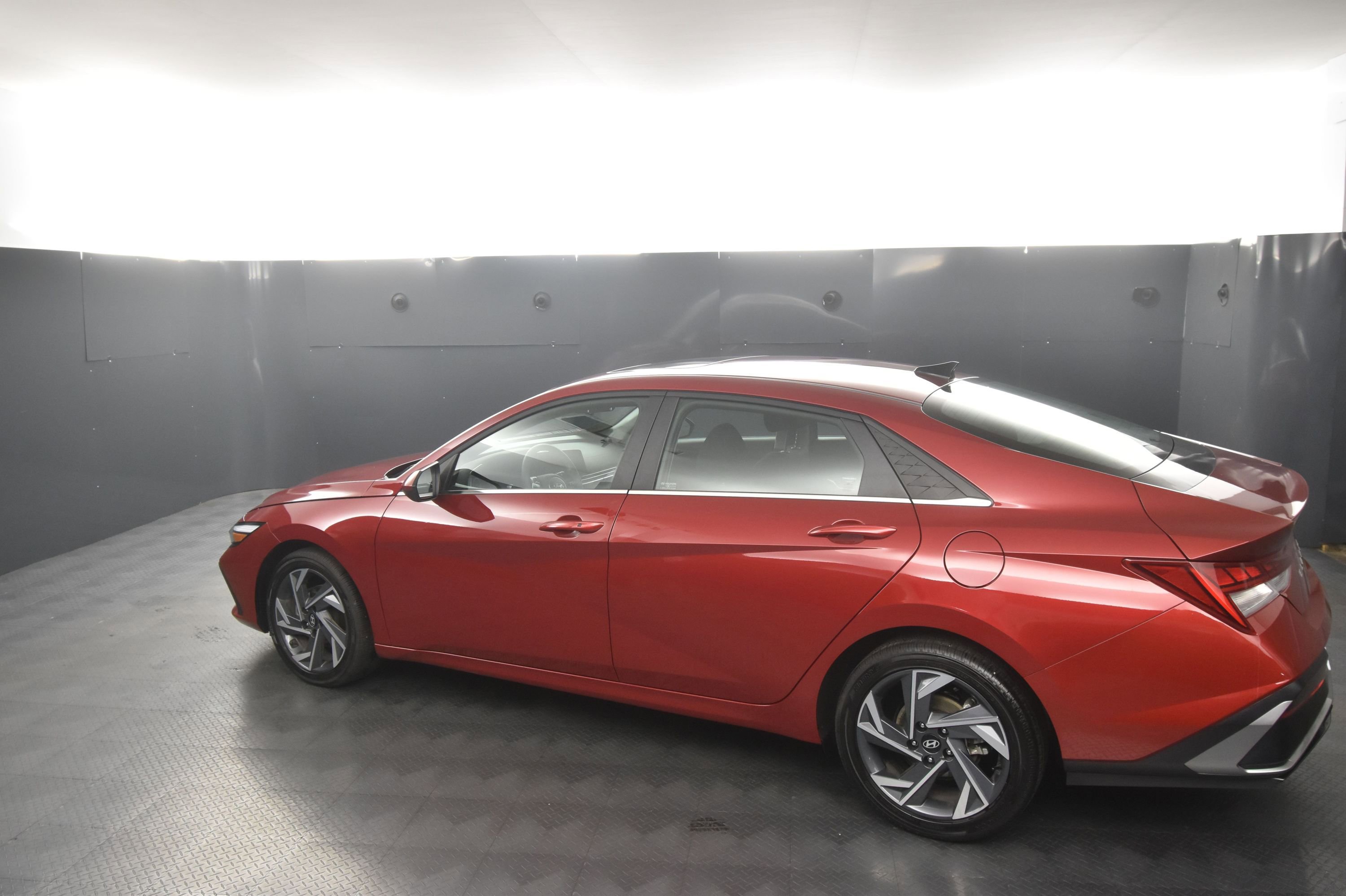 Used 2025 Hyundai Elantra SEL image 8