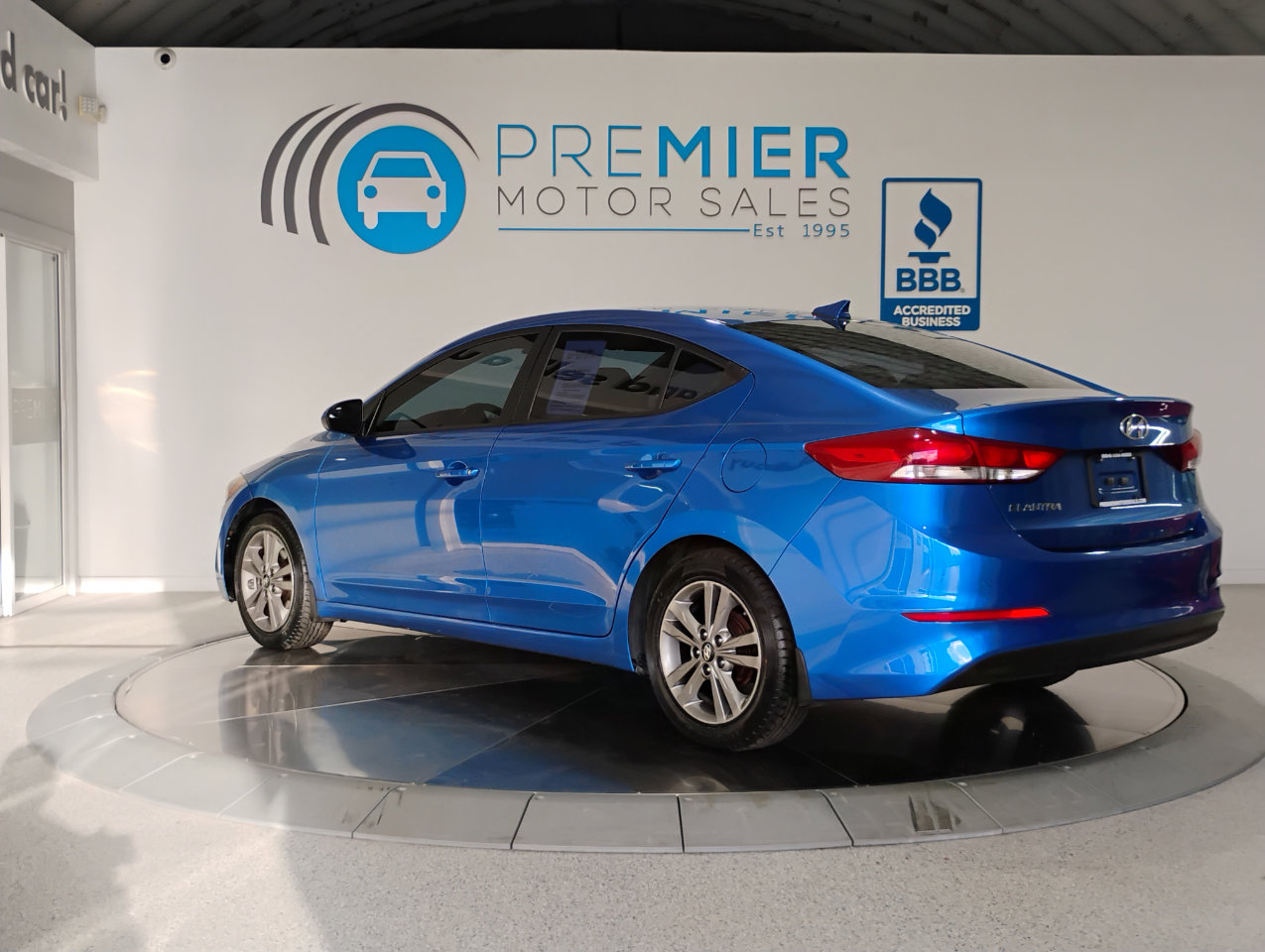 Used 2017 Hyundai Elantra SE image 3