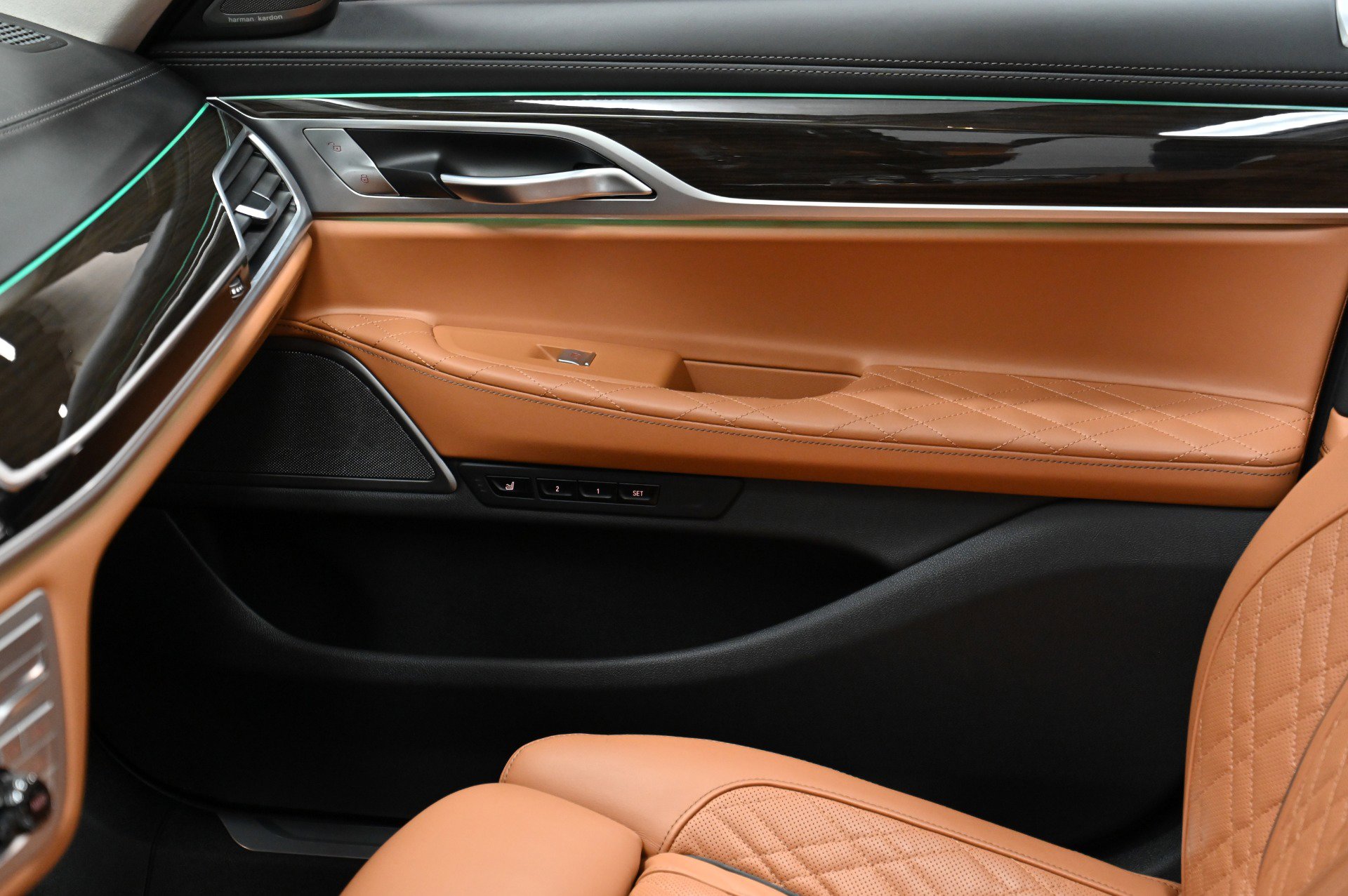 Used 2022 BMW M760i xDrive w/ Luxury Rear Seating Package image 29